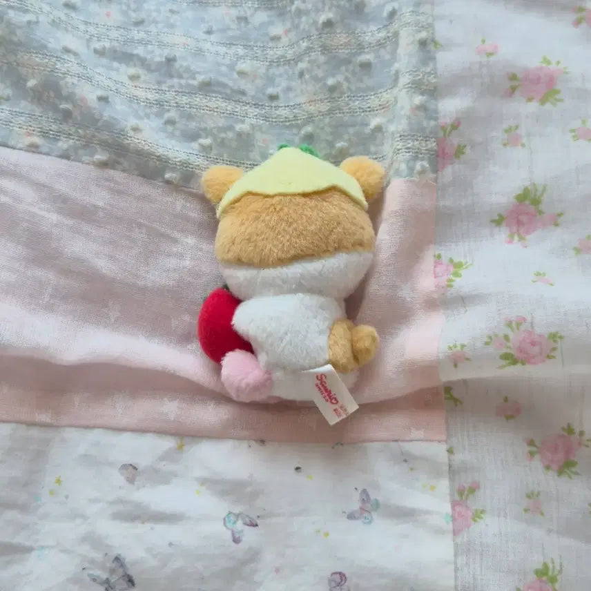 [BUNJANG] Sanrio Kuri-ring Strawberry Mini Vintage Doll / 고전 빈티지 인형 산리오 산엑스 딸기 쿠리링 미니 초레어