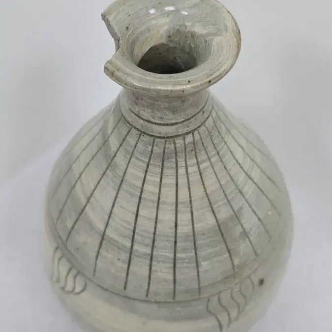 [BUNJANG] Antique Buncheong Ware Celadon Harmonious Floral Small Vase / 골동품 분청자 조화문 소병