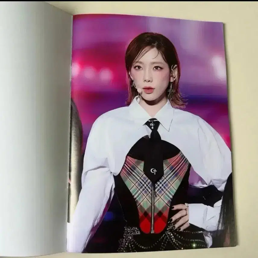 [BUNJANG] Taeyeon INVU Photobook Event Special Benefit / 태연 invu 도록 생카 특전