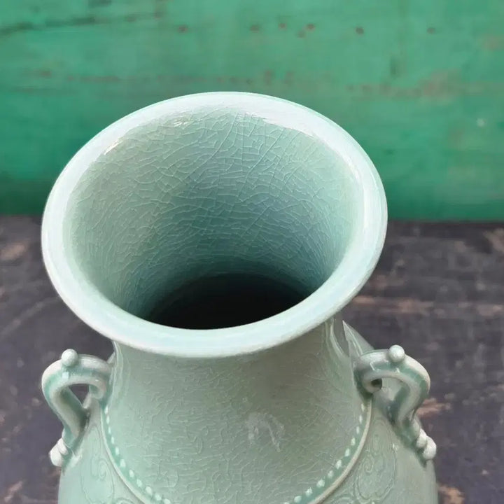[BUNJANG] Yeocheon Lee Yeon-hyu Celadon Porcelain Vase (33cm) / *여천 이연휴 도자기 비색청자 양이 자경병(33cm)