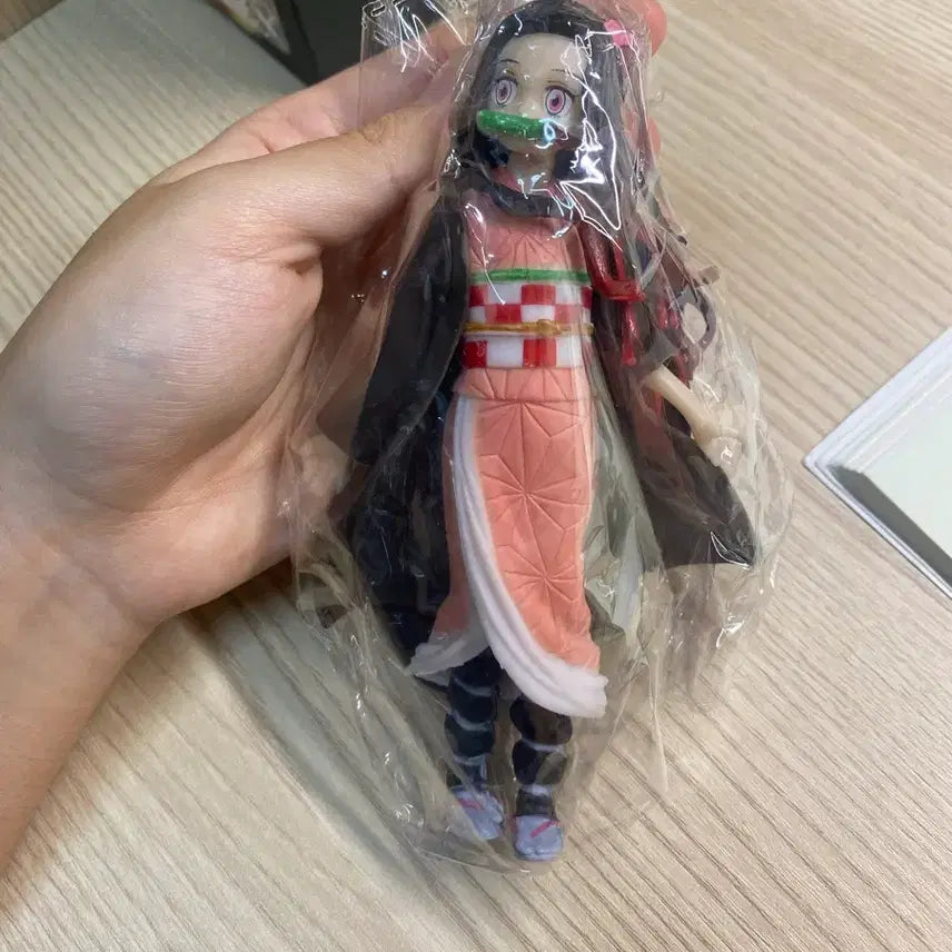 [BUNJANG] Demon Slayer Nezuko Figure (with Tanjiro) / 귀멸의 칼날 네즈코 피규어 (탄지로 같이 드려요)