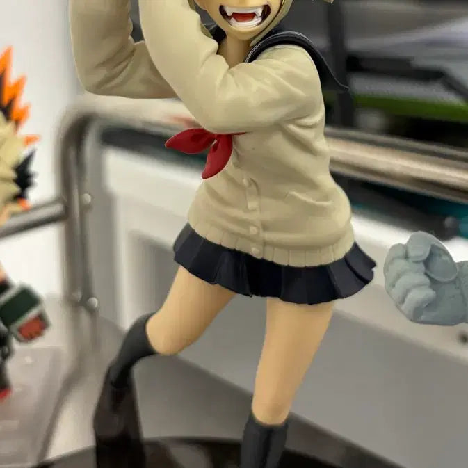 [BUNJANG] My Hero Academia Himiko Toga Figure / 히로아카 토가 피규어