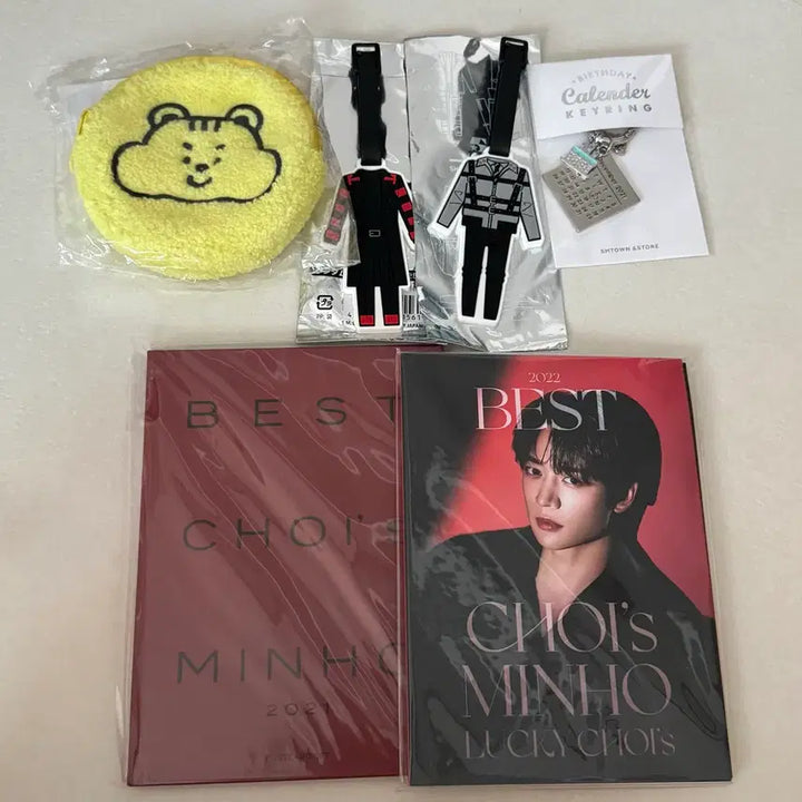[BUNJANG] SHINee Minho Bundle Set Photobook, Pouch, Keyring, Luggage Tag / 샤이니 민호 굿즈 일괄 양도