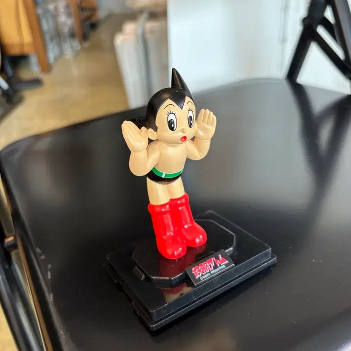 [BUNJANG] Tomy Astro Boy Figure / Tomy 아톰 피규어
