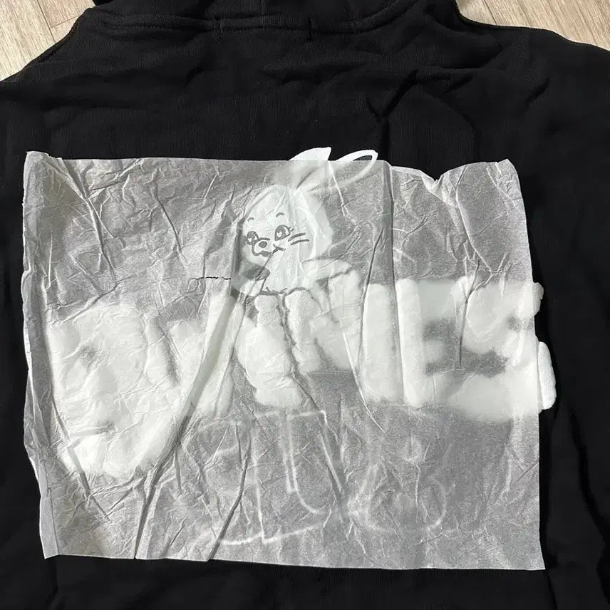 [BUNJANG] NewJeans Bunnies Club Hoodie Black M Size / 뉴진스 BUNNIES CLUB 후드 블랙 팝니다 (M사이즈)