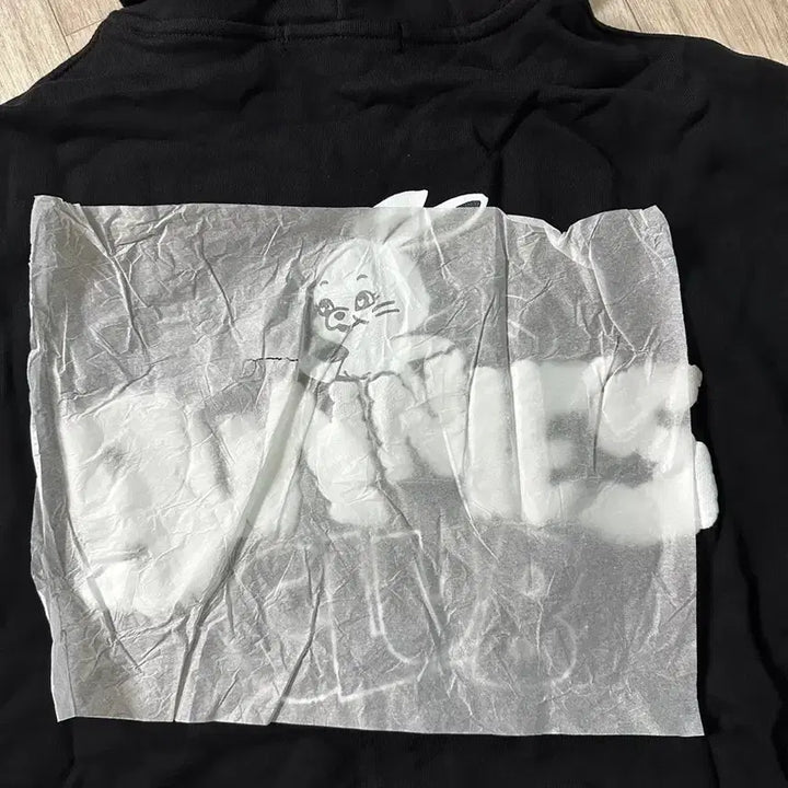 [BUNJANG] NewJeans Bunnies Club Hoodie Black M Size / 뉴진스 BUNNIES CLUB 후드 블랙 팝니다 (M사이즈)