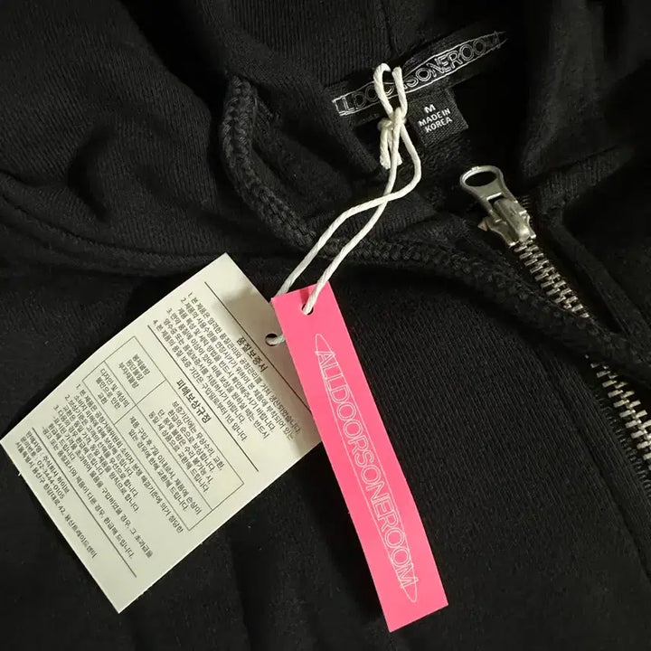 [BUNJANG] NewJeans Bunnies Club Hoodie Black M Size / 뉴진스 BUNNIES CLUB 후드 블랙 팝니다 (M사이즈)
