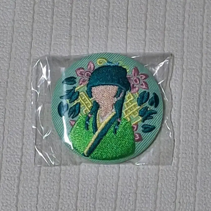 [BUNJANG] Kusuriya no Hitorigoto Maomao Embroidered Can Badge (Sealed) / 미개봉 약사의혼잣말 쿠지 마오마오 자수 캔뱃지