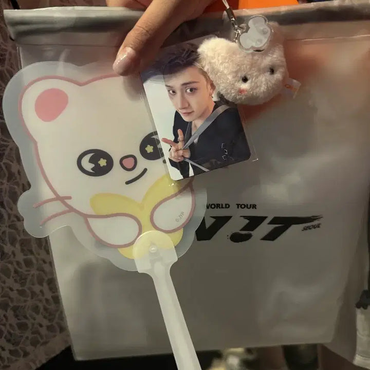 [BUNJANG] Stray Kids SKZOO Run It Seoul Concert Entry Gift Set (Keyring, Fan, Photocard Set) / 스트레이키즈 스키즈 런잇 첫막 7/26 입장기프트 세트