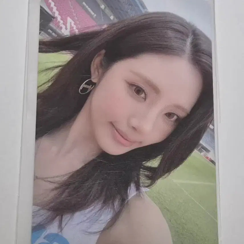 [BUNJANG] fromis_9 Glow Me Popup Store T-Shirt POB Photocard / 프로미스나인 Glow Me 팝업스토어 지원 티셔츠 포카 양도