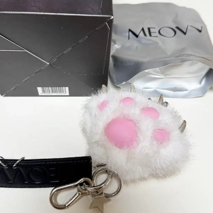 [BUNJANG] Meovv Anna Jellypaw Keychain Bundle Set / 미야오 안나 젤리파우 키링 양도 jellypaw 포카 meovv 키티 고양이
