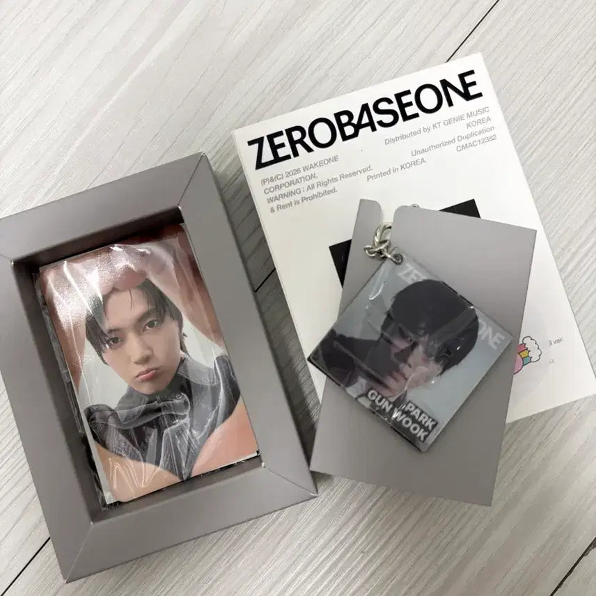 [BUNJANG] ZB1 Sung Hanbin Lenticular Photocard / 제베원 렌티큘러 키링 앨범 박건욱 포카 석매튜