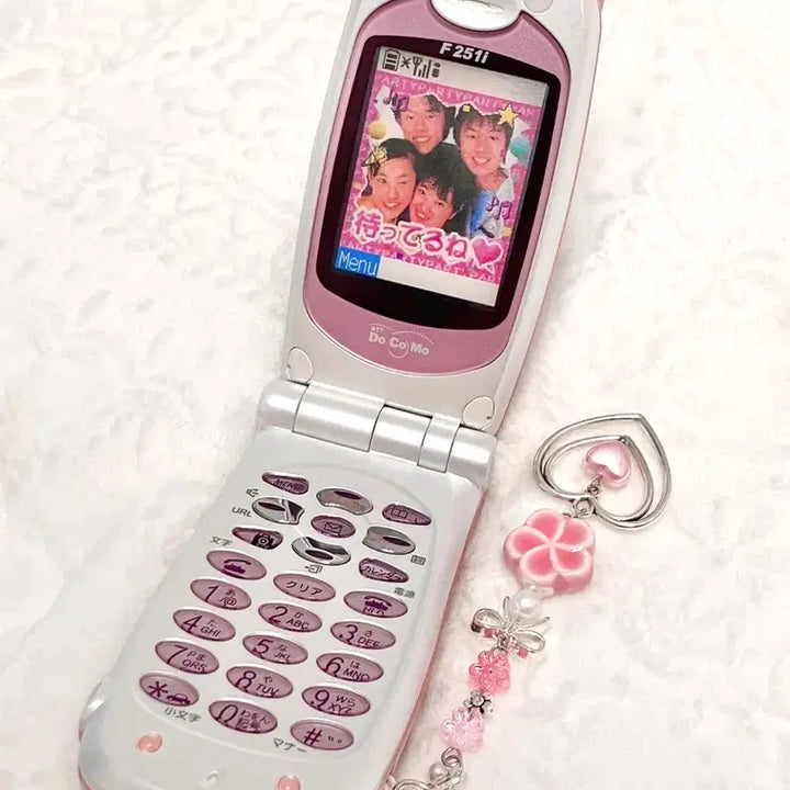[BUNJANG] Y2K Baby Pink Prekura Mockup Phone Folder Phone Gyaru Phone / 고전 Y2K 베이비핑크 프리쿠라 모형폰 목업폰 폴더폰 갸루폰 핑크폰