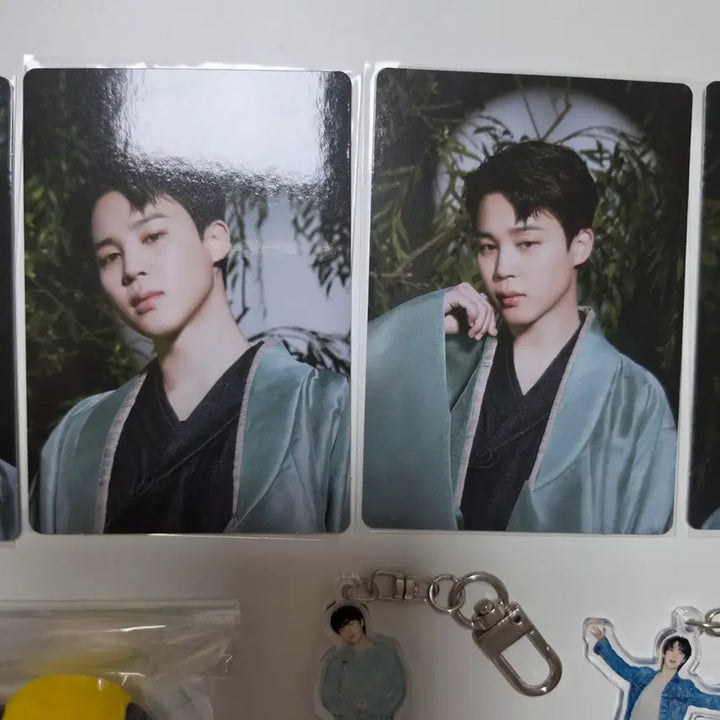 [BUNJANG] BTS Jimin Merchandise Bundle Set / BTS 방탄 지민 굿즈 포카 피규어 키링 세트 일괄