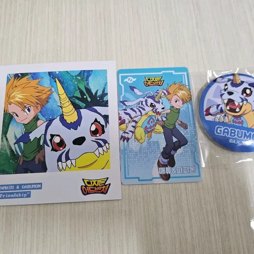 [BUNJANG] Digimon Collaboration Cafe Matthew &amp; Patamon Photocard, Can Badge, and Polaroid Bundle Set / 디지몬 콜라보 카페 (매튜&amp;파피몬) 포토카드+캔뱃지+폴라로이드 일괄 판매