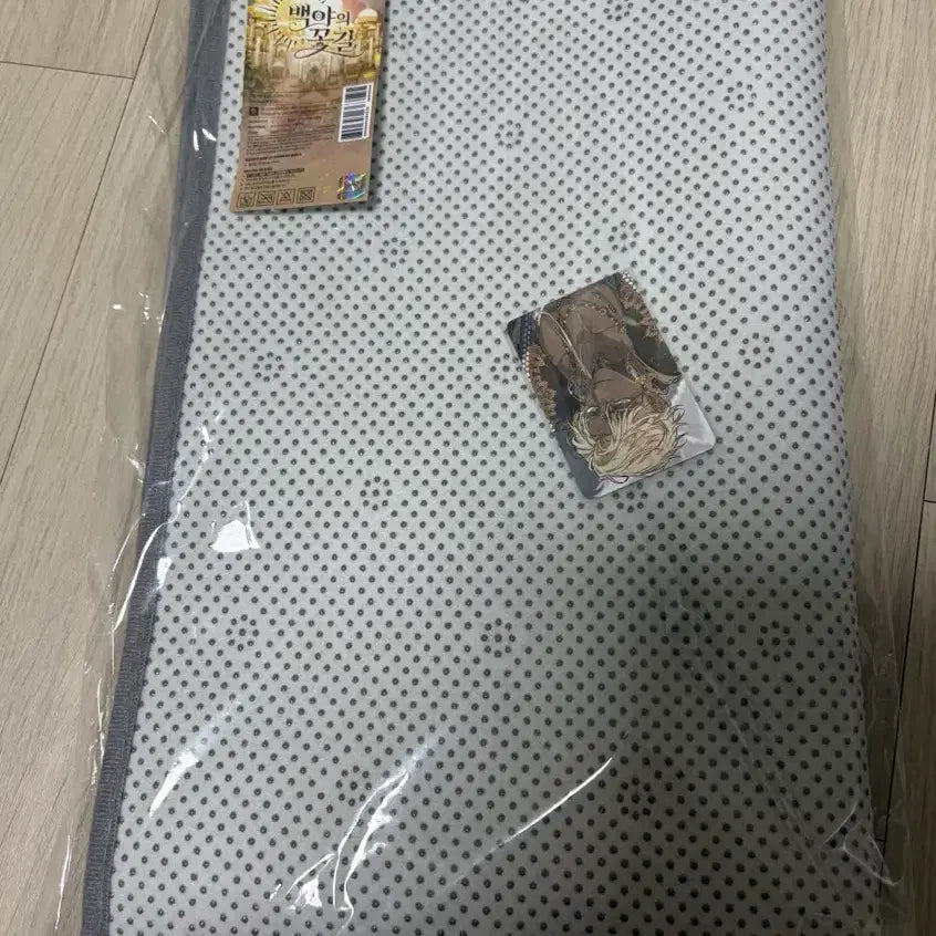 [BUNJANG] Leesermefam Byahui Ggotgil Shuraka Rug, Chiffon Poster Bundle Set / 일괄) 레봄 백야의꽃길 슈라카 러그, 쉬폰 포스터 양도