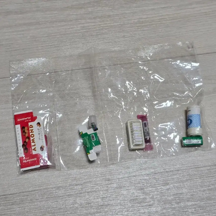 [BUNJANG] Re-Ment Convenience Store Almond Chocolate Toy / [리멘트] 역시 편의점