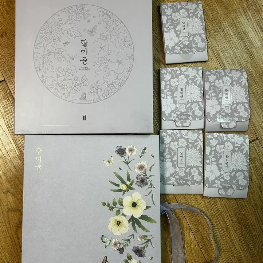 [BUNJANG] 2022 Dalmajung Photocard Binder + Bundle Set / [2022] 달마중 포카바인더 + 포카 일괄