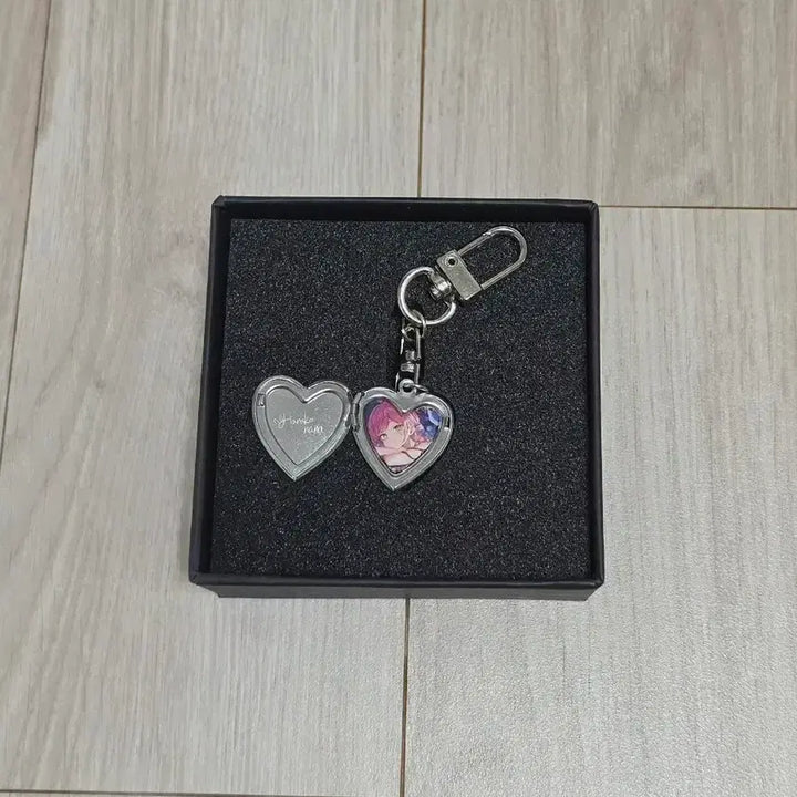 [BUNJANG] Stellive Hanako Nana Birthday Keyring Rocket / 스텔라이브 하나코 나나 생일 키링 로켓 팝니다