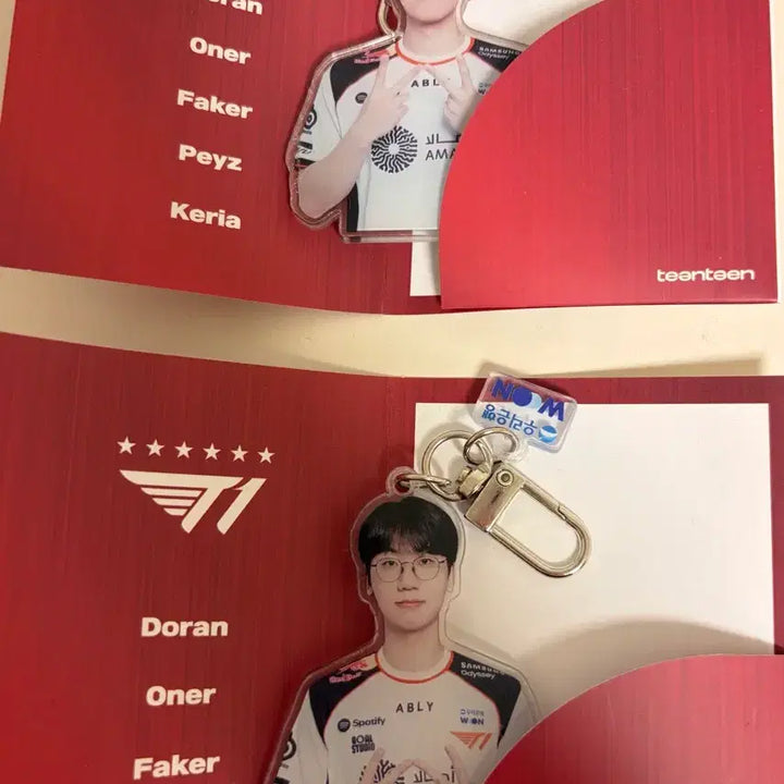 [BUNJANG] T1 Zeus &amp; Oner Woori Bank Collaboration Keychain / 티원 T1 도란&amp;오너 우리은행 키링 판매
