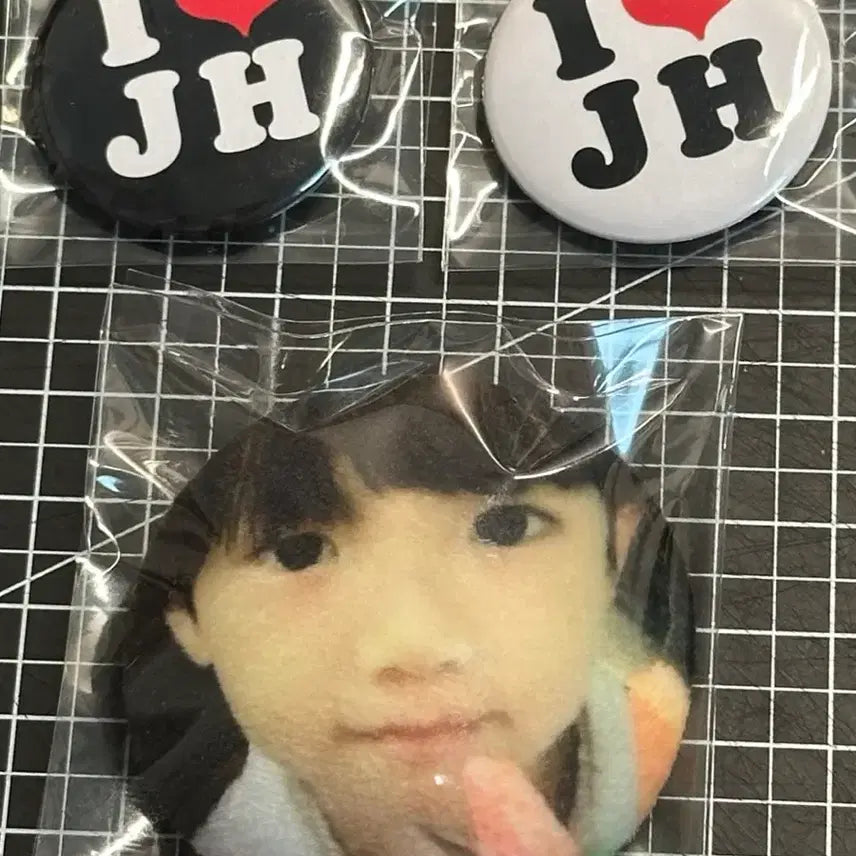 [BUNJANG] Cortis Joohoon Malang Pin Badge I Love Joohoon Badge / 코르티스 주훈 말랑핀뱃지 아이러브 주훈 뱃지