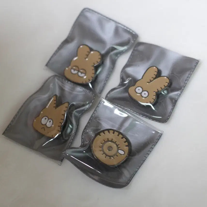 [BUNJANG] Bambi Artist 3737 Tumblbug Metal Badge 4-Piece Set (Sealed) / [미개봉] 3737 밤비 작가 텀블벅 금속뱃지 4종 세트