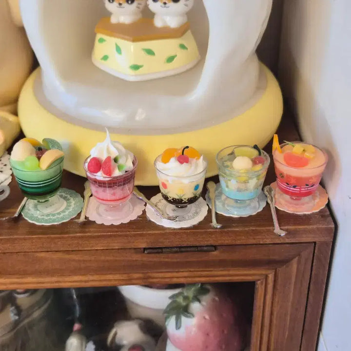 [BUNJANG] Retro Dessert Glass Figure Gacha Capsule Set (5 Types) / 레트로 디저트글라스 피규어 가챠 캡슐 5종세트