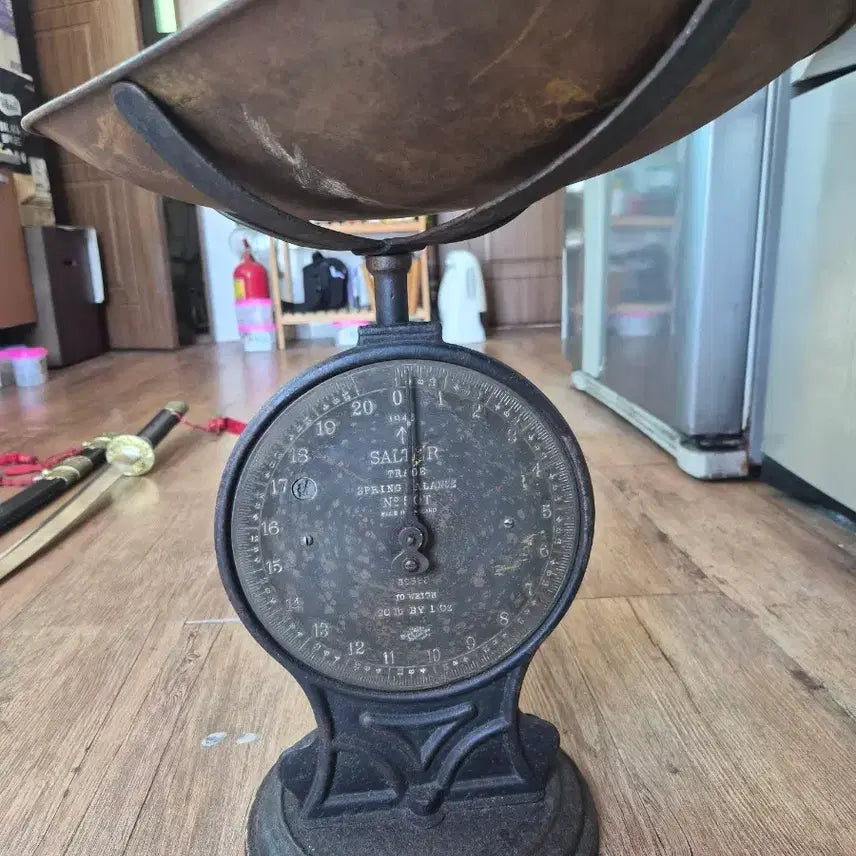 [BUNJANG] Antique European Scale (1943) / 골동품유럽저울(1943년)