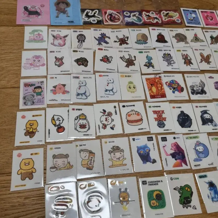 [BUNJANG] Bundle of Various "Ttiboo Seal" Stickers (2000s Korean Snack Stickers) / 띠부씰일괄 띠부씰북 짱구 산리오 포켓몬씰 몰랑이 빵빵이 티니핑