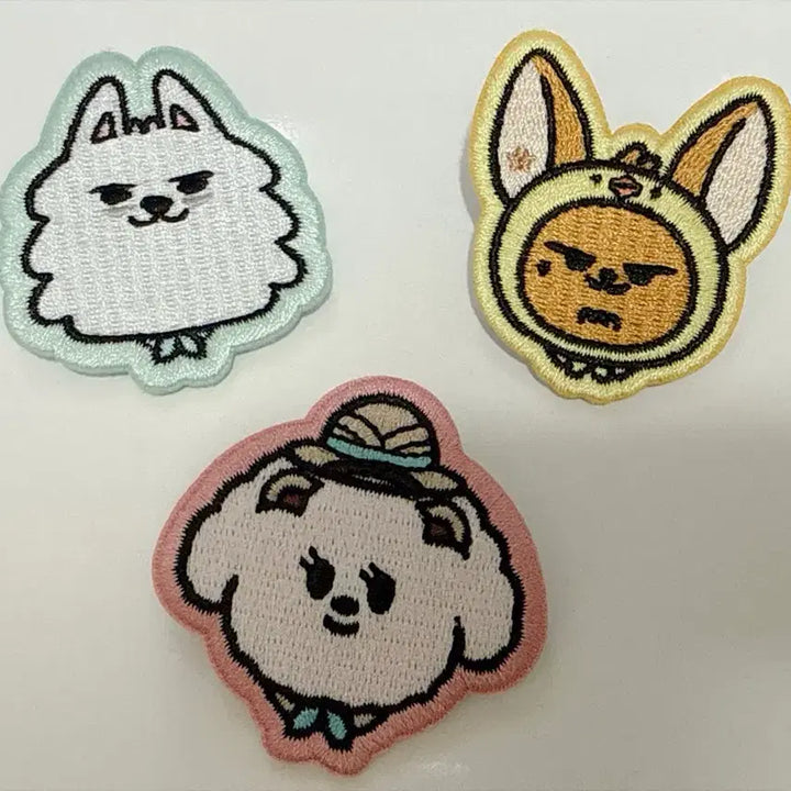 [BUNJANG] Merchandise Bundle Set - Bull Bat (Bull Terrier) Badge / 뿔바투 뱃지 용멍이&amp;황춘&amp;밤긋이 일괄