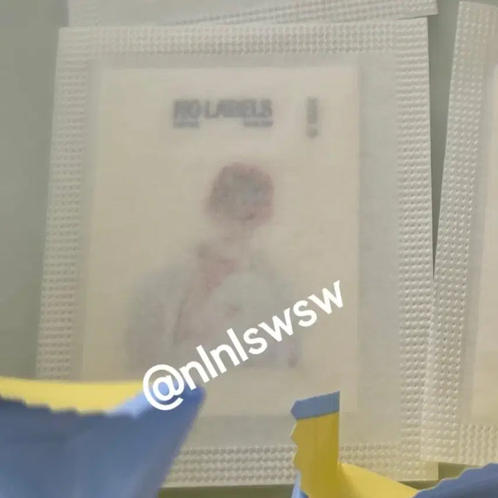 [BUNJANG] TXT Yeonjun Yo-a-jeong Mini Album Sticker (Red Hat) Photocard Sealed / 연준 요아정 띠부 미개봉(빨간모자)
