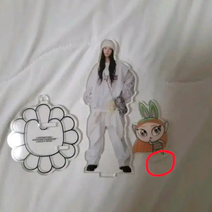 [BUNJANG] NewJeans Haerin Supernatural Acrylic Stand / 뉴진스 해린 슈퍼내추럴 아크릴스탠드 판매