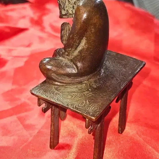 [BUNJANG] Copper Seated Arhat/Patriarch Sculpture (8cm Width) / 적동 의자에 앉은 나한상 / 조사상 조각 공예품 (가로 8cm)