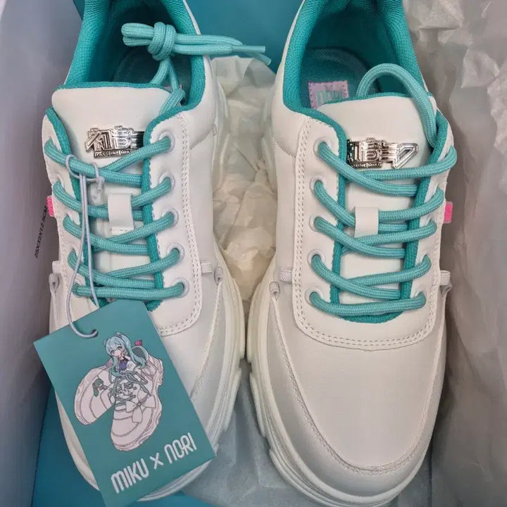 [BUNJANG] Nori Hatsune Miku Collaboration White Sneakers / 하츠네 미쿠 NORI 신발 운동화 스니커즈 화이트 팝업 콜라보 DTF 필름 스티커 서브컬처