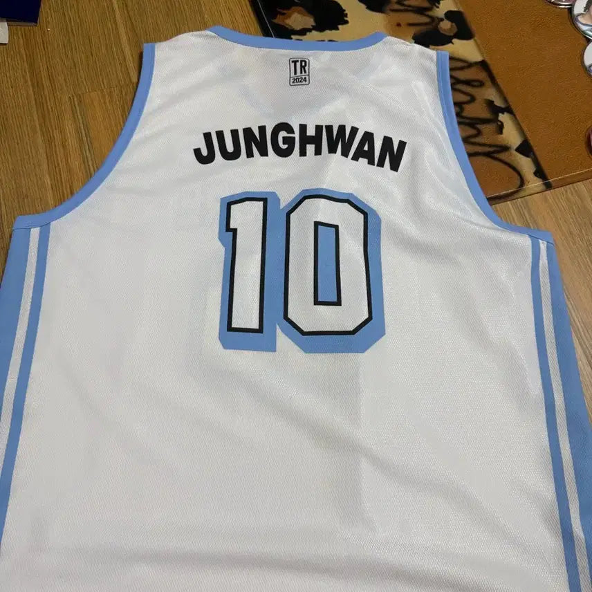 [BUNJANG] TREASURE 2024 Reboot Concert Jeongwoo MD Sleeveless Shirt / 24년도 리부트 앙콘 트레저 소정환 엠디 나시 정환 md