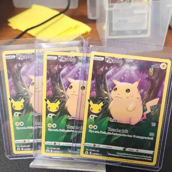[BUNJANG] Pokemon Pikachu 25th Anniversary Card Set (3 Cards) / (3장) 포켓몬 피카츄 미판 005/025 25주년 카드
