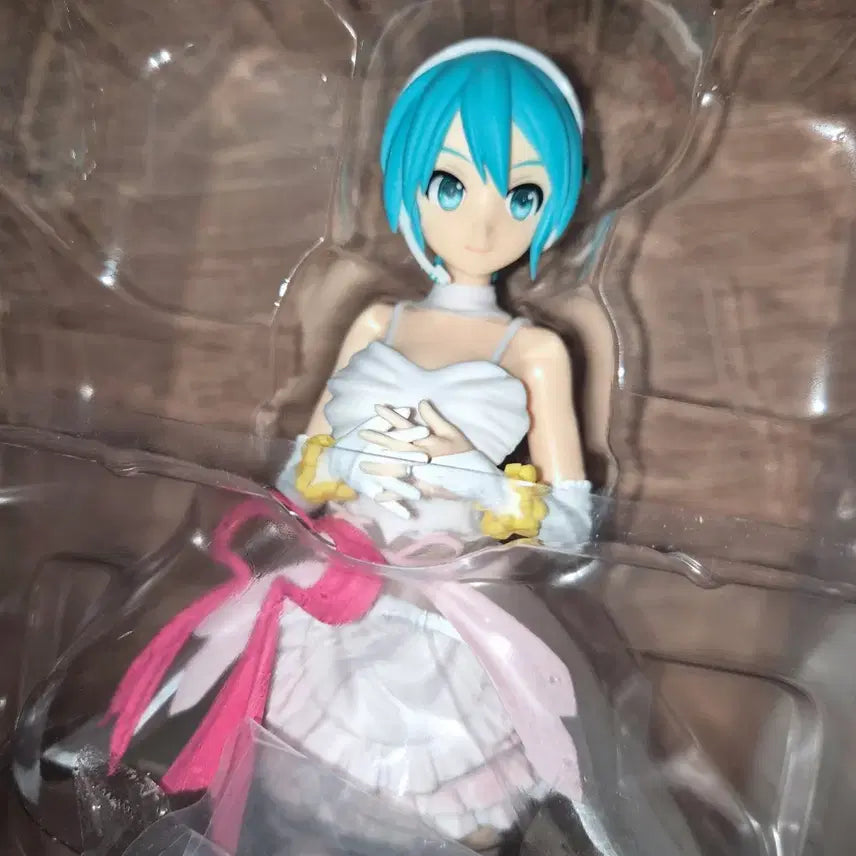 [BUNJANG] Hatsune Miku White Dress Figure / 하츠네 미쿠 피규어 화이트 드레스
