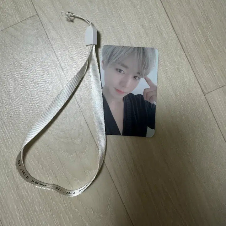 [BUNJANG] Park Jihoon Lightstick POB Photocard / 박지훈 응원봉 뽑봉 팝니다