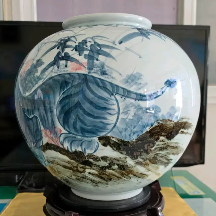 [BUNJANG] Sookok Jo Hong-min Celadon Tiger Moon Jar / 1세대 도예 명장 수곡 조홍민 입체 호랑이 청화진사 대형 달항아리