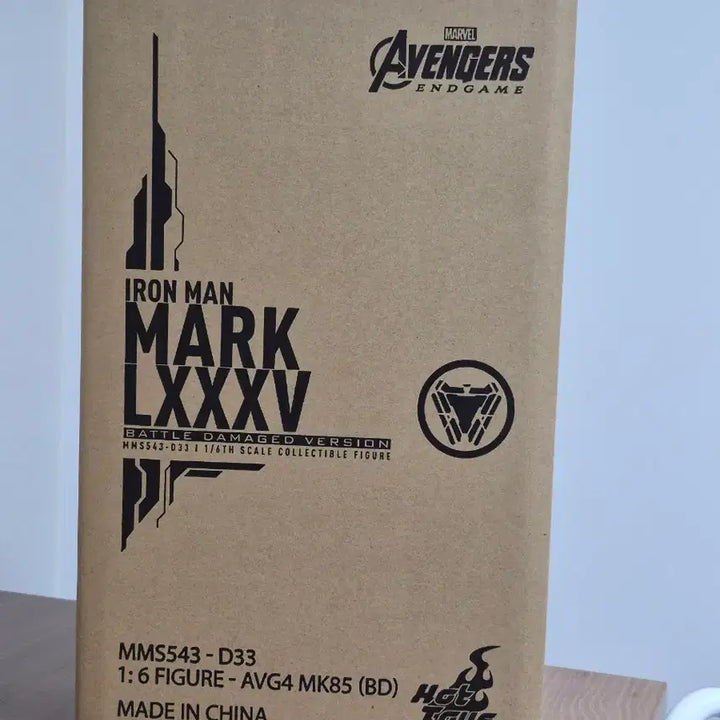 [BUNJANG] Hot Toys Iron Man Mark 85 Battle Damaged Version Figure / 핫토이 아이언맨 마크 85 배틀 데미지 버전 피규어