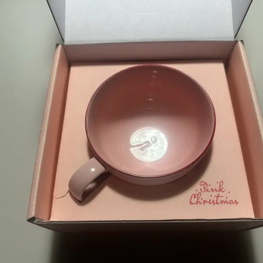 [BUNJANG] NCT WISH Sakuya Pink Christmas Cup and Saucer Set / 엔시티위시 사쿠야 핑크크리스마스 컵, 소서 세트
