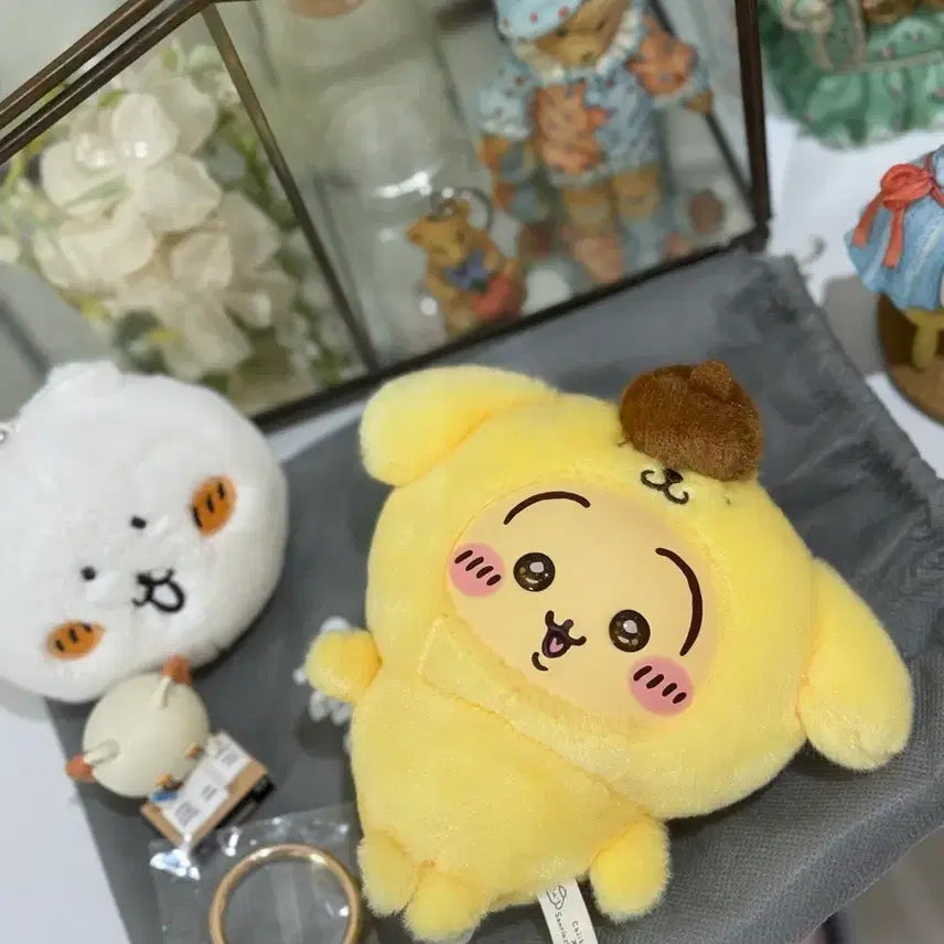 [BUNJANG] Chiikawa Kirameko Usagi x Sanrio Pompompurin Collaboration Mascot Keychain Plush / 치이카와 키라메코 우사기 산리오 폼폼푸린 콜라보 마스코트 키링 인형 농담곰