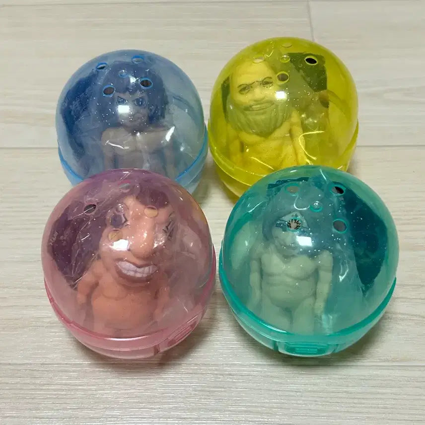 [BUNJANG] Attack on Titan Squeeze Squishy Set (4 Types) / 일괄) 진격의거인 스퀴즈 말랑이 4종 가챠 세트 수염 초롱이 아오오니 다이나 거인