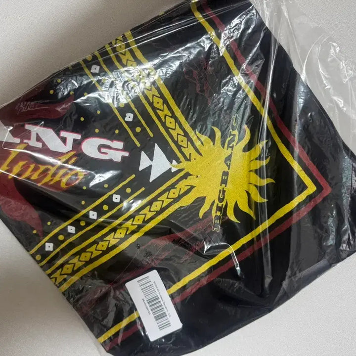 [BUNJANG] Bigbang Coachella Sundays Bandana (Sealed) / 빅뱅 코첼라 선데이즈 반다나 미개봉