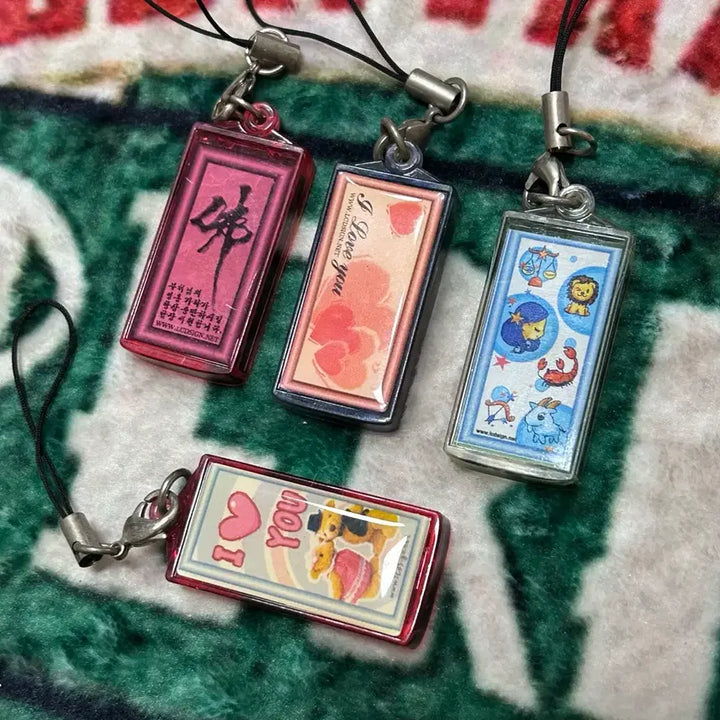 [BUNJANG] Vintage Cellphone Charm Keychain / 고전문구 핸드폰 키링 고리