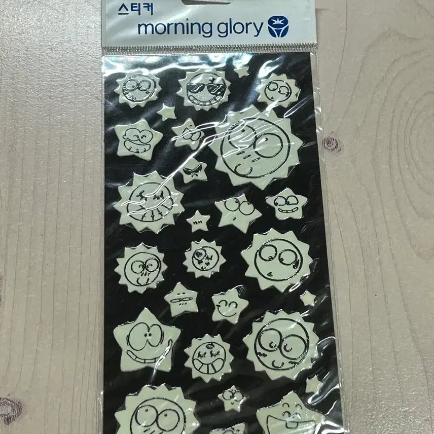 [BUNJANG] Morning Glory Glow-in-the-Dark Embossed Stickers / [고전] 모닝글로리 야광 엠보 스티커