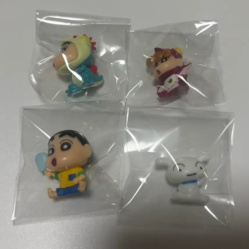 [BUNJANG] Bandai Crayon Shin-chan: Our Dinosaur Journal Bath Bomb Figure Set (4 Types) / 반다이 짱구 극장판 우리들의 공룡일기 배쓰밤 입욕제 피규어 4종 세트