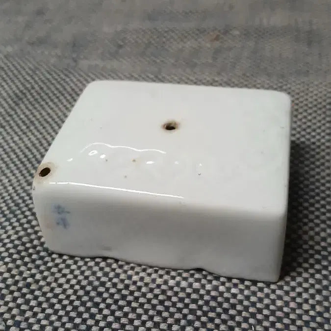 [BUNJANG] 1970s White Porcelain Paperweight by Ceramic Artist / 백자연적