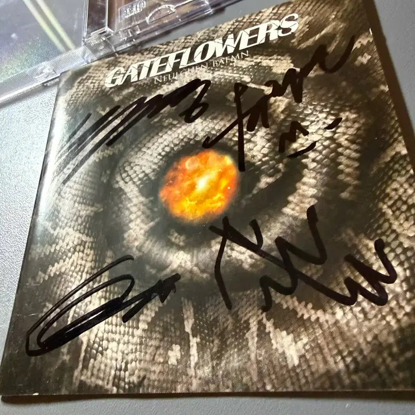 [BUNJANG] Gate Flowers Signed "Old Snake" Music CD Album (Unsealed) / 게이트 플라워즈 - 게이트 플라워즈, 늙은뱀(사인cd) 개봉 음악 cd 앨범 중고