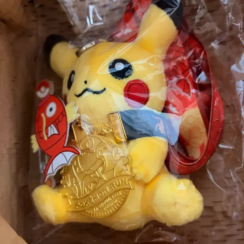 [BUNJANG] Pokemon Pikachu Doll Golden Medal Goods Pokemon Run / 포켓몬스터 피카츄 인형 금메달 굿즈 포켓몬런